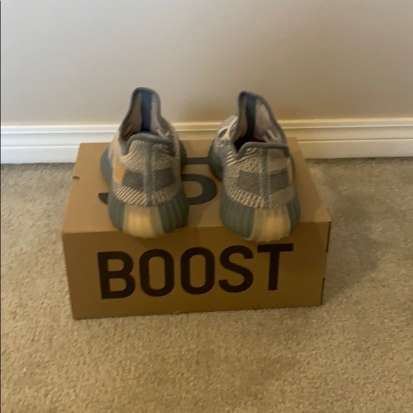 Yeezy Boost 350 V2 Israfil - Picture 3 of 8
